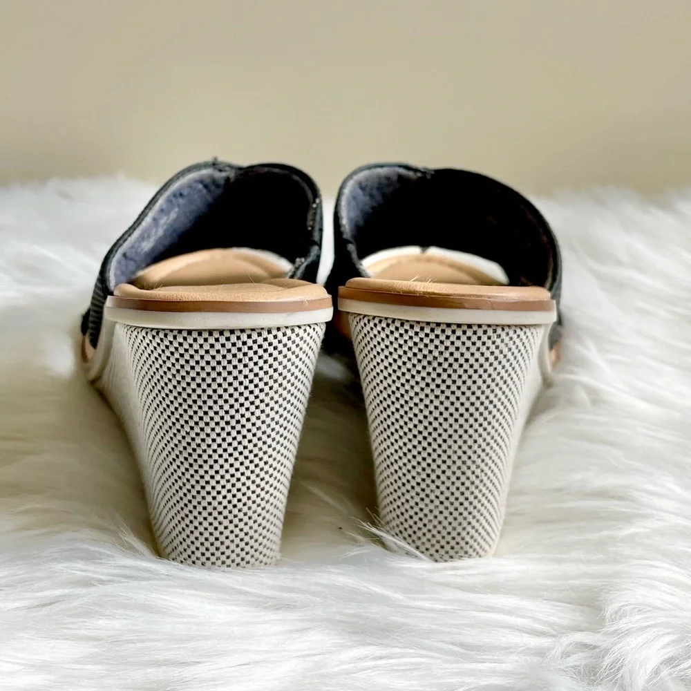 Dr. Schools Black Textured Crossover Sandals